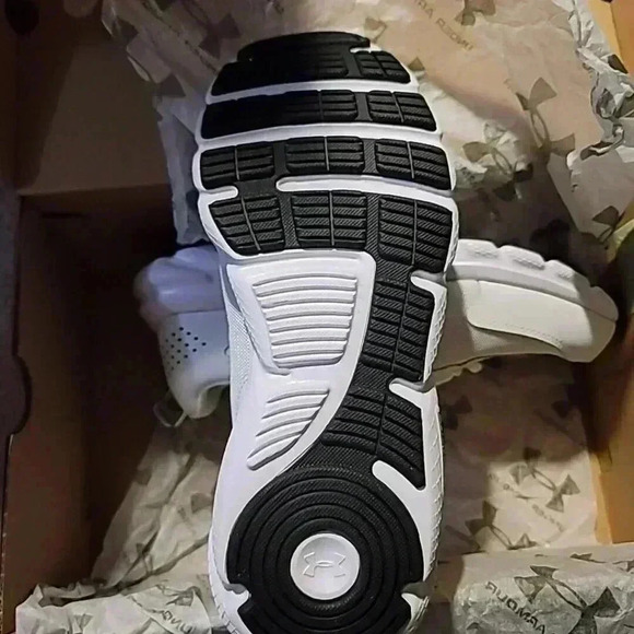 Under Armour Charged Assert 9 D Wide Shoes White Women Size 11 New In Box NIB UA - Picture 6 of 6